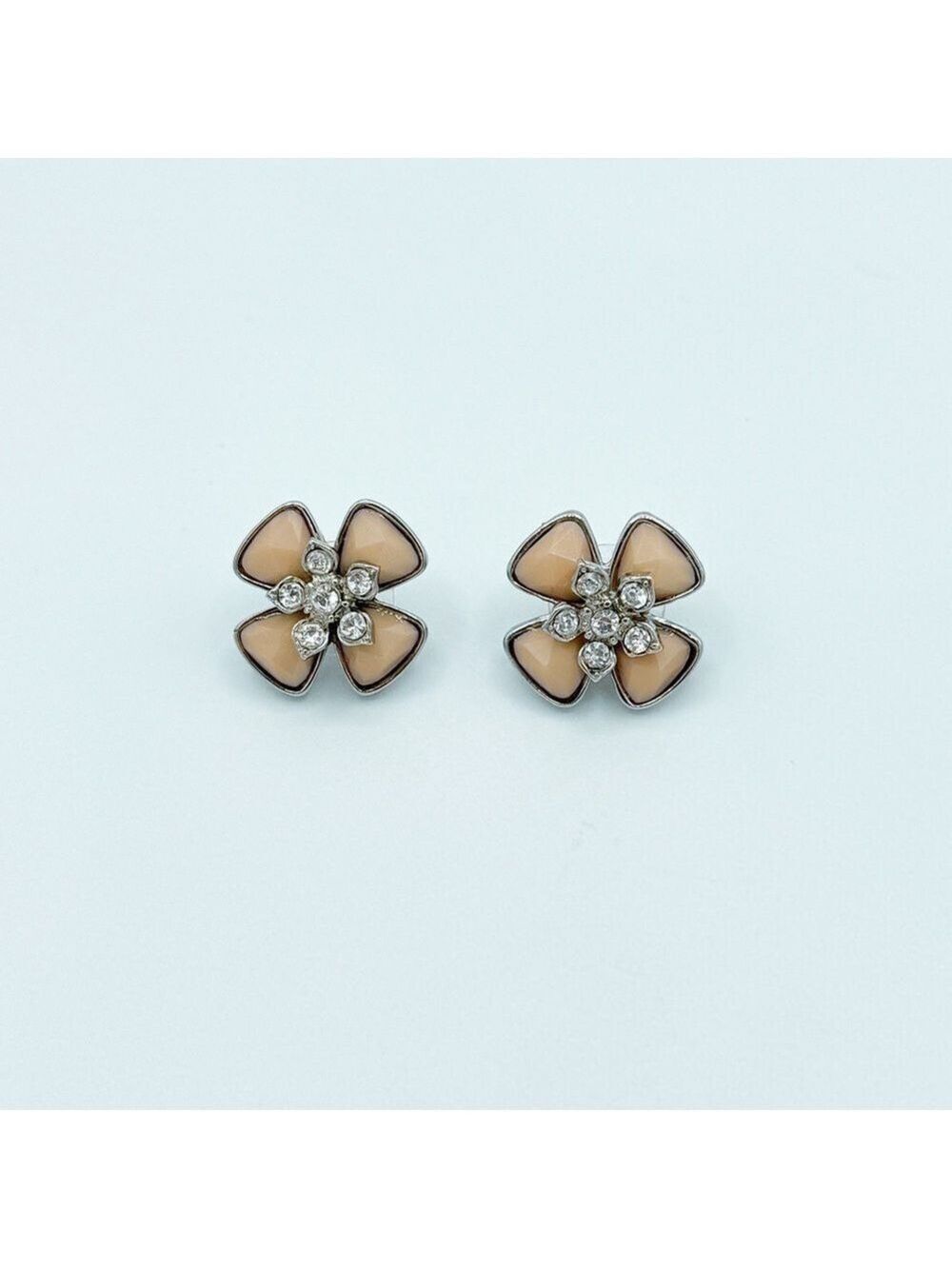 Two earrings in One!!